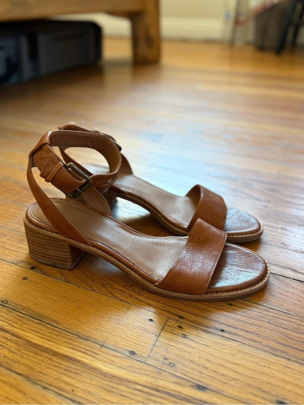 Frye Cindy 2 Women’s Leather Block Heel Sandals Ankle Strap in Camel Size 8.5